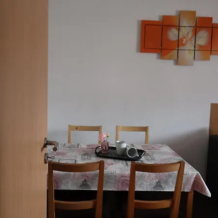 Appartement 4 *