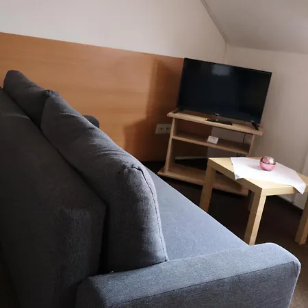Appartement 4 *